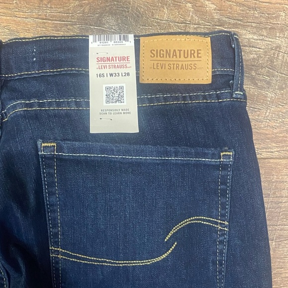 NWT Signature By Levi Strauss Curvy Skinny Ankle Jeans Size 16 Short - Picture 6 of 6